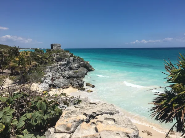 Maya-Ruinen in Mexiko am Meer